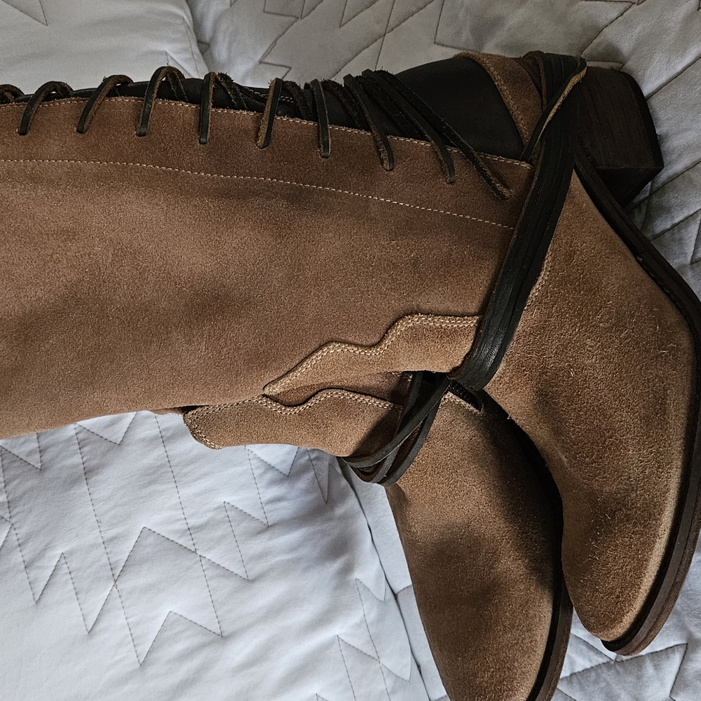 Women's Tan Suede Boots